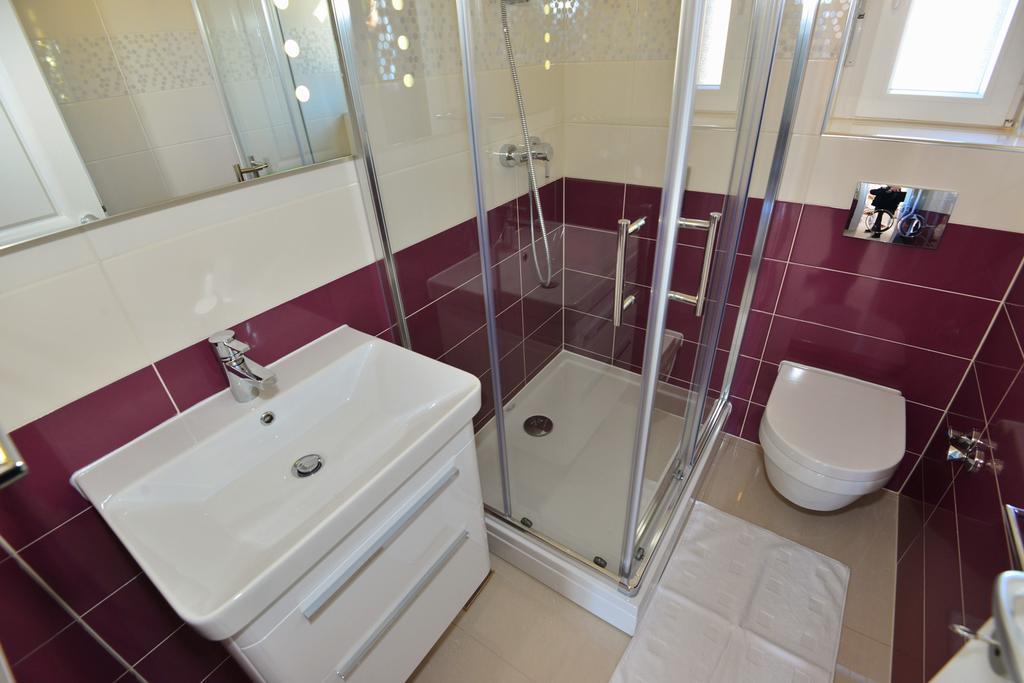 Apartments Villa Coratina Трогир Екстериор снимка