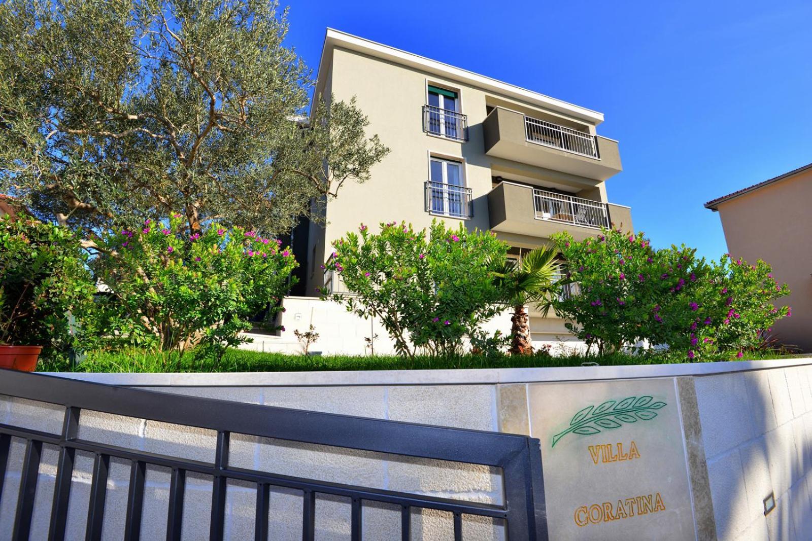 Apartments Villa Coratina Трогир Екстериор снимка