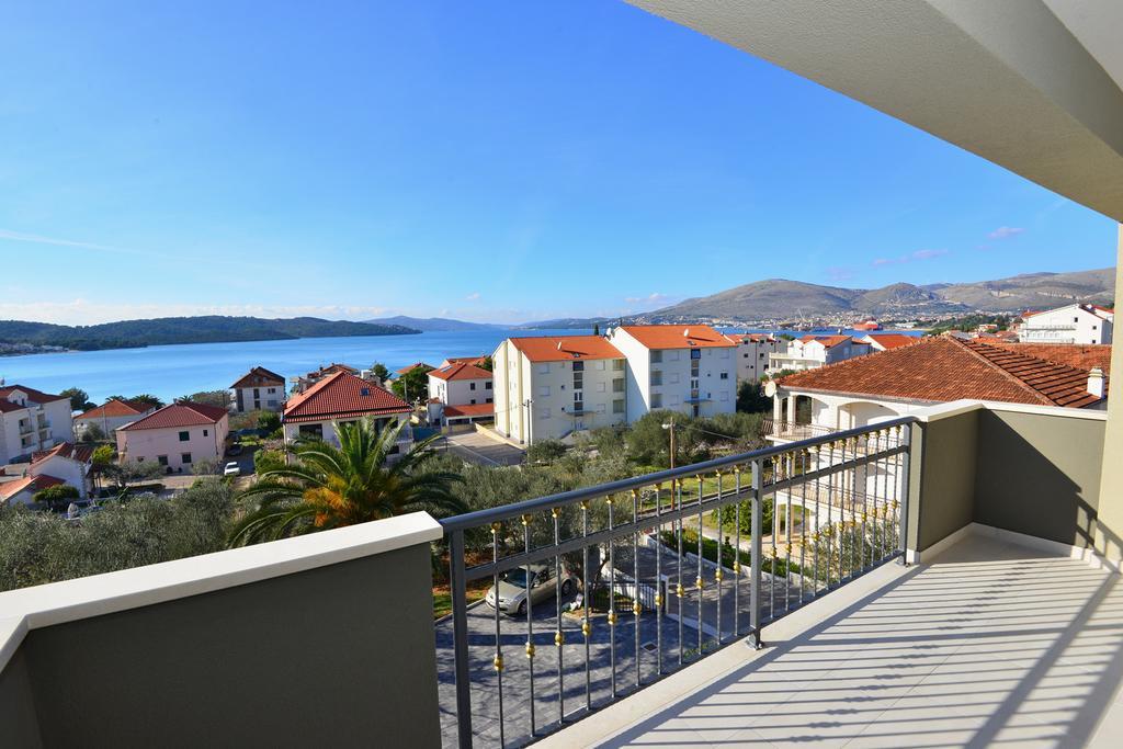 Apartments Villa Coratina Трогир Екстериор снимка