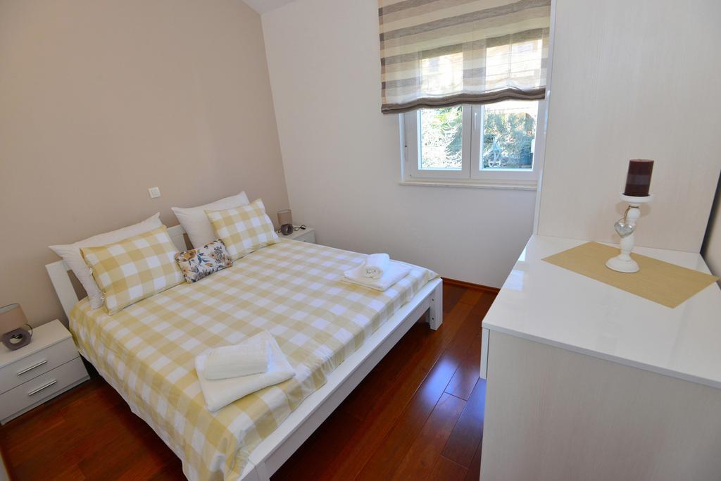 Apartments Villa Coratina Трогир Екстериор снимка