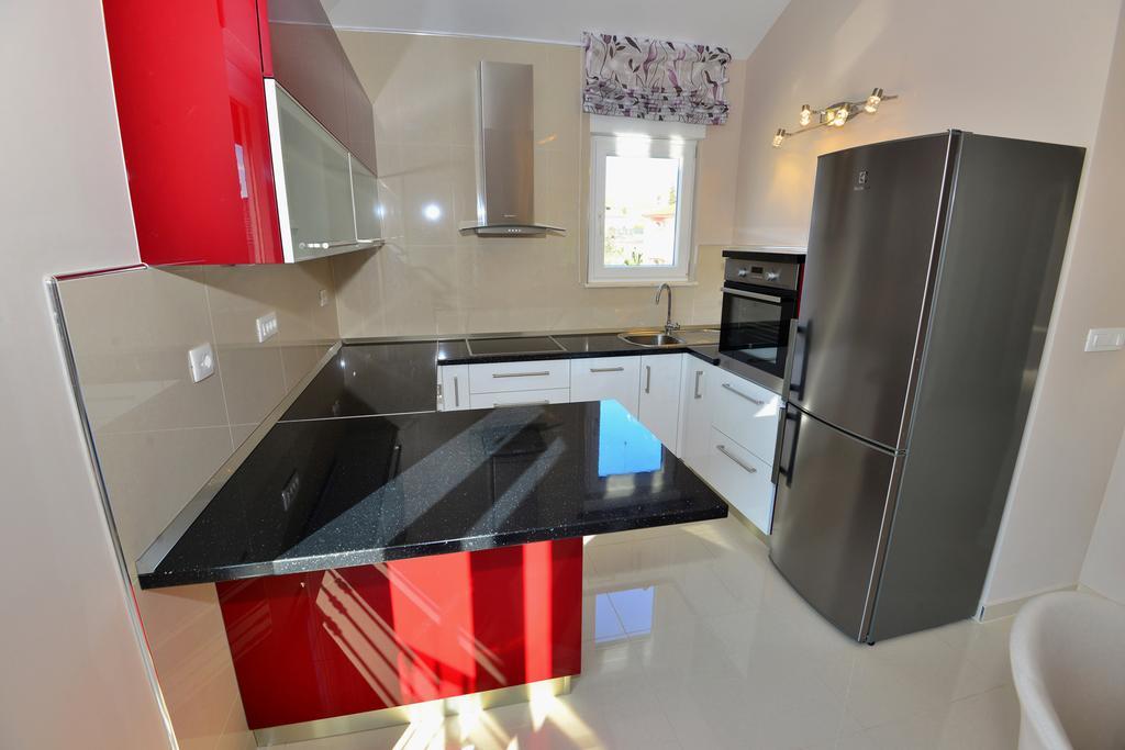 Apartments Villa Coratina Трогир Екстериор снимка