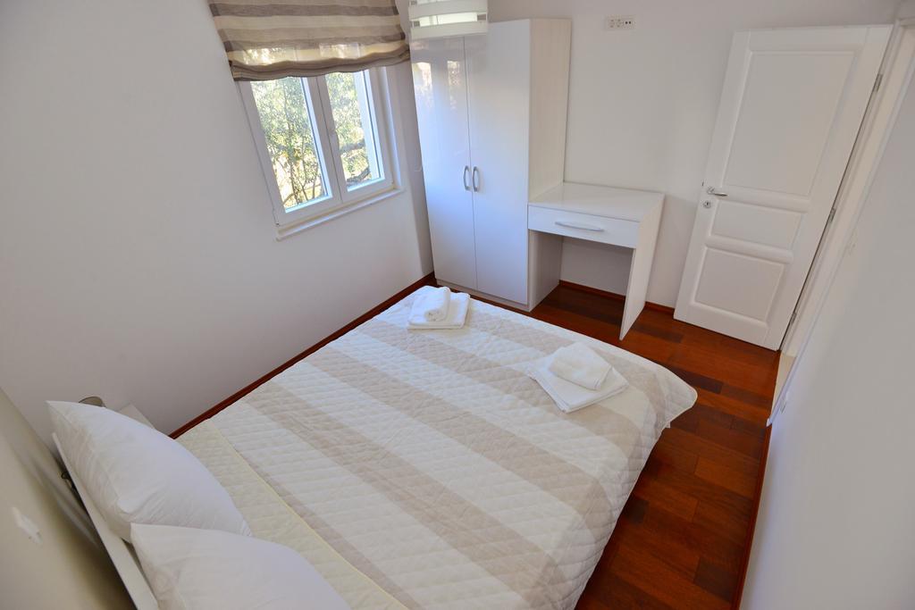 Apartments Villa Coratina Трогир Екстериор снимка